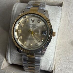 Luxury Datejust Gold and Silver Watch
(Box NOT included!!!)